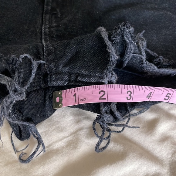 Zara Cutoff Shorts, size 8 - Picture 6 of 6